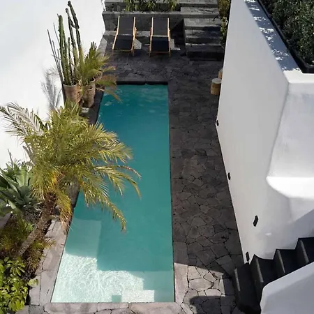 Arithera In Santorini فيلة